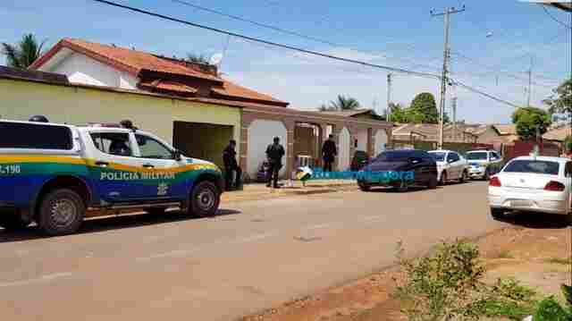 Homem é preso dentro de carro após tentativa de furto em residência