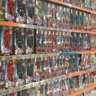 Com preços variados, bonecos são preferidos de meninos e meninas para o Dia das Crianças