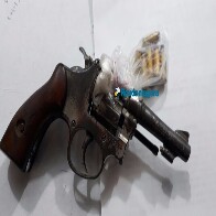 Dupla é conduzida para delegacia por porte ilegal de arma