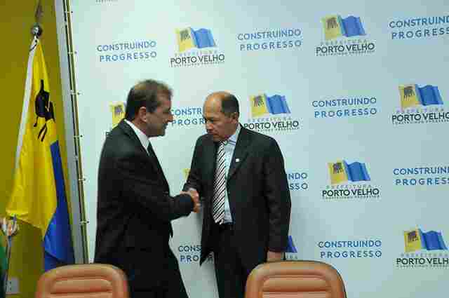 Prefeito de Porto Velho empossa coronel do Exército como secretário