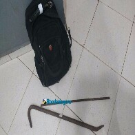 Homem é flagrado por populares tentando abrir cadeado com pé de cabra em Porto Velho