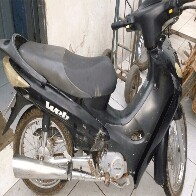 Menor alega ter achado motocicleta roubada abandonada quando surpreendido pela polícia