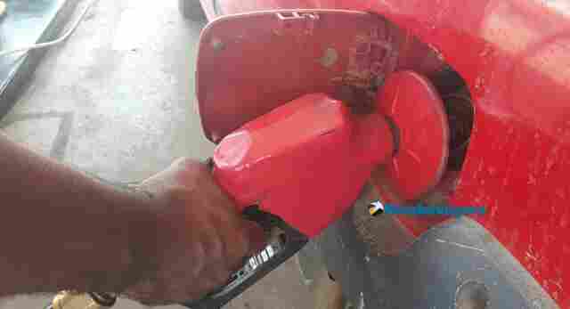 Petrobras aumenta preço da gasolina nas refinarias em 0,8% a partir de sábado