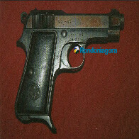 Segurança é preso com arma de fabricação italiana dentro de carro durante abordagem da PRF