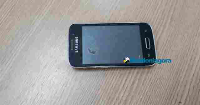 Jovem é preso escondido em quadra esportiva após vítima reagir a assalto