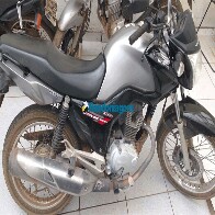 Mulher é detida por populares e presa por receptação de motocicleta roubada na Capital