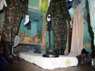 Forças armadas encontram celular, drogas e quase 800 objetos perfurantes em presídio de Ji-Paraná