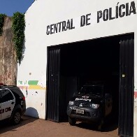 Homem não aceita ser rejeitado e ameaça matar jovem de 18 anos