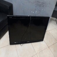 Dupla é presa por populares após furto de televisão de hospital