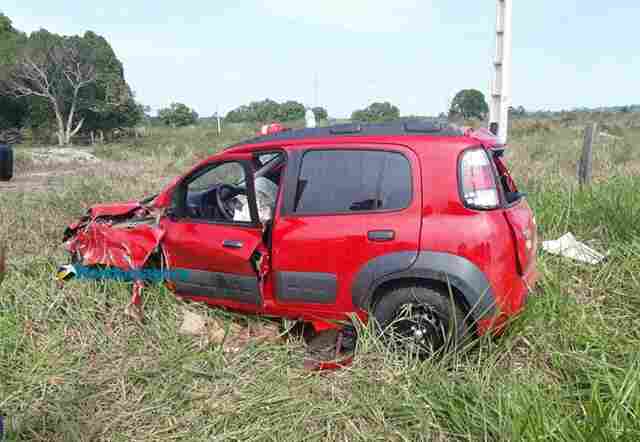 Colisão frontal entre carro e moto na BR-364 mata um e deixa outro em estado grave; Fotos