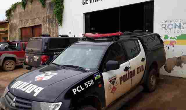 Homem não aceita fim do relacionamento, ameaça ex-esposa e quebra moto do namorado da enteada