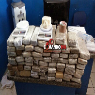 Quase 50 quilos de maconha são apreendidos em residência após denúncia