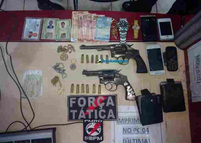 Trio é flagrado com dois revólveres e é conduzido para delegacia em Porto Velho