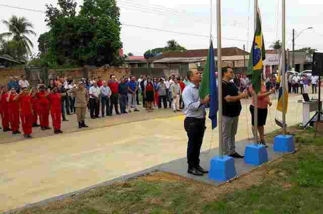 Ezequiel prestigia inauguração do prédio cedido pela Câmara de Machadinho à prefeitura