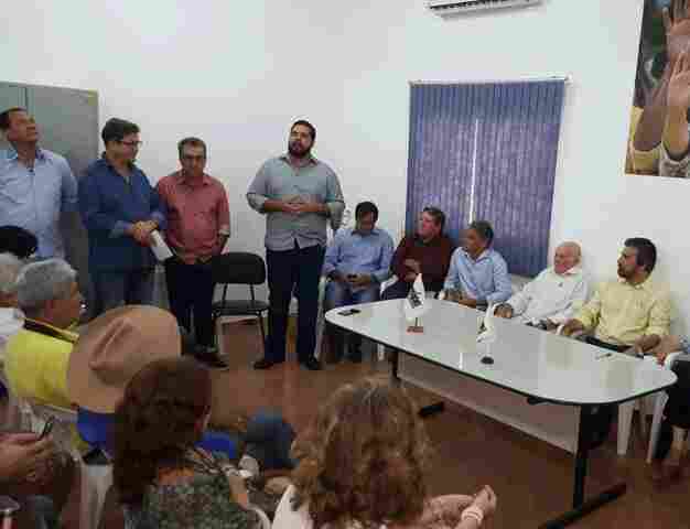 Jean Oliveira participa da convenção do PMDB em Rolim de Moura e visita municípios