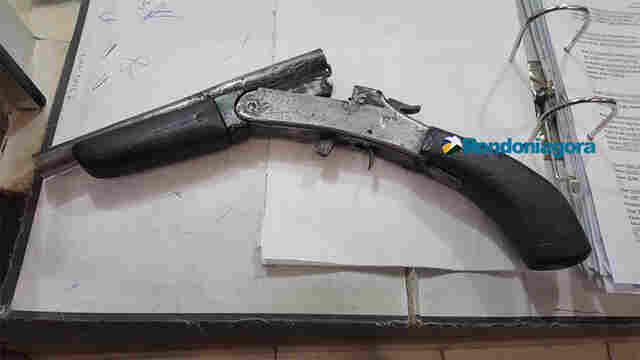 Dois adolescentes são detidos com escopeta na Zona Leste