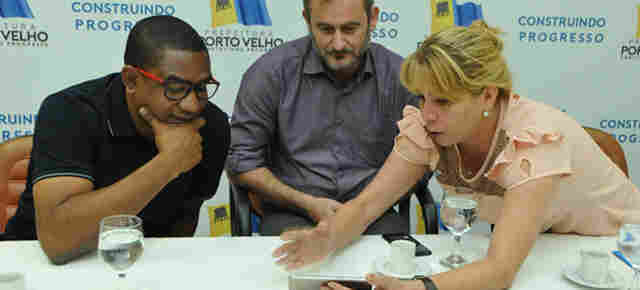 Ex-jogador da seleção, Cesar Sampaio conhece projetos esportivos da prefeitura