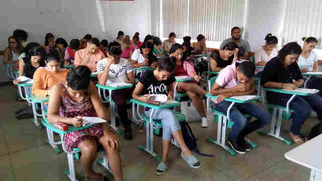 Troca de informações e uso de lápis podem levar à eliminação no Enem