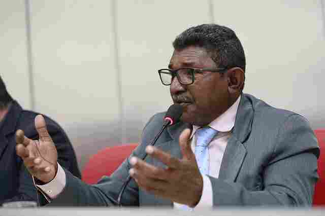 Associação de idosos é beneficiada com eletroeletrônicos e utensílios