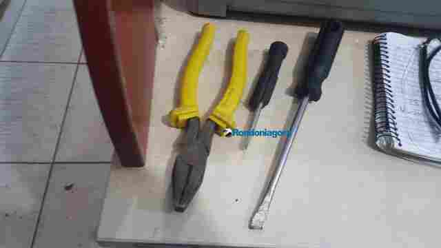 Dupla é presa por invadir residência para furtar na capital