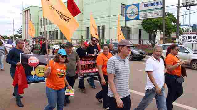 Federais protestam contra medidas que afetam trabalhadores