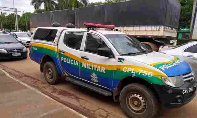 Dois adolescentes e um jovem são detidos por atirarem em via pública