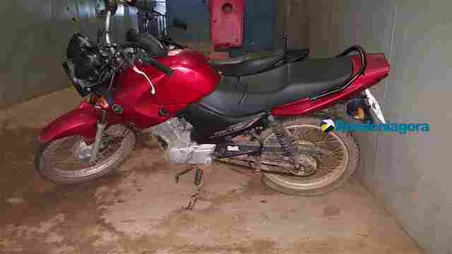 Polícia prende dupla com moto roubada no centro de Porto Velho