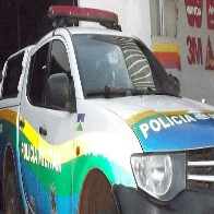 Dupla é detida após roubar celular e relógio de adolescente em parada de ônibus