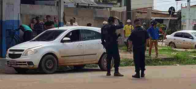 Apenado é executado com vários tiros dentro de carro em Porto Velho ao visitar a mãe