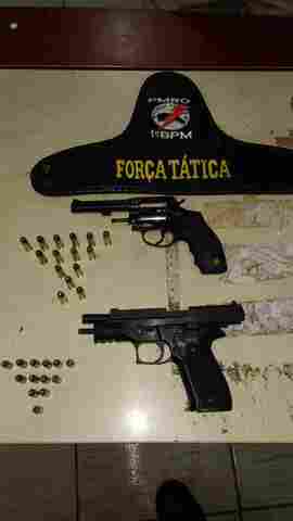 Trio é preso após colidir carro em poste durante fuga em Porto Velho; um é baleado pela PM