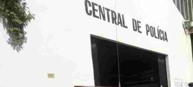 Homem tenta esconder drogas dentro da boca ao ser abordado pela PM