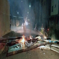 Sem água há 10 dias, moradores bloqueiam rua de acesso ao Orgulho do Madeira em Porto Velho