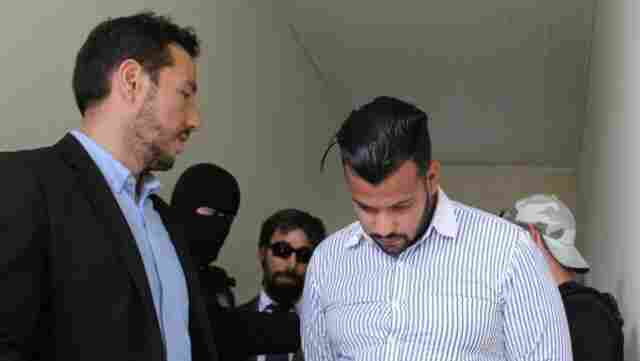 Justiça manda prender advogado do Acre que posou com submetralhadora e confessou pertencer ao Comando Vermelho