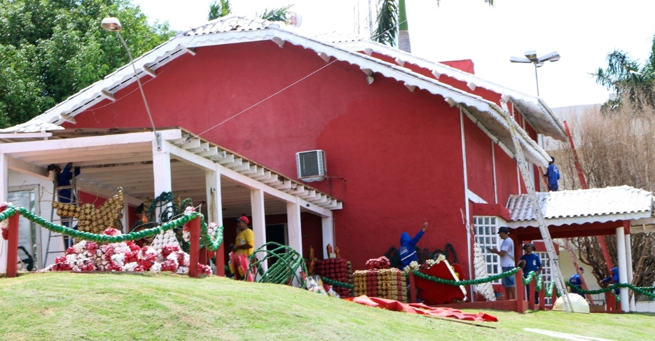 Casa do Papai Noel recebe últimos ajustes para receber visitantes em Ji-Paraná