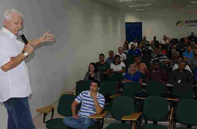 Airton Gurgacz prestigia abertura de treinamento para examinadores do Detran