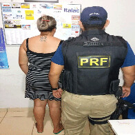 Mulher é flagrada com CNH falsa e confessa que pagou pelo documento após reprovar nos testes