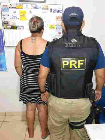 Mulher é flagrada com CNH falsa e confessa que pagou pelo documento após reprovar nos testes