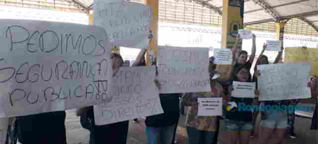 Após assalto e agressão em ônibus, estudantes da Unir protestam por mais segurança