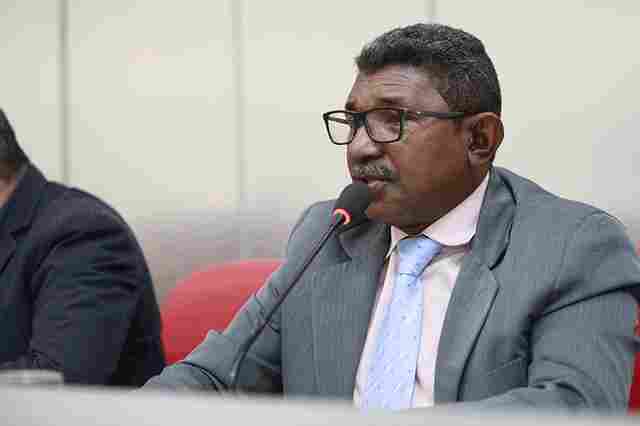 Deputado Só na Bença garante recurso e feirantes receberão benefícios em Presidente Médici