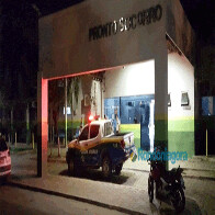 Descontrolada, mulher agride filha de 4 anos com soco no olho; menina é hospitalizada