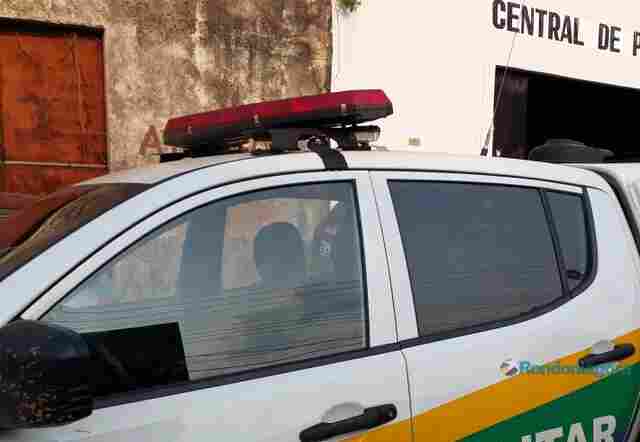 Adolescente e foragido são detidos com moto roubada