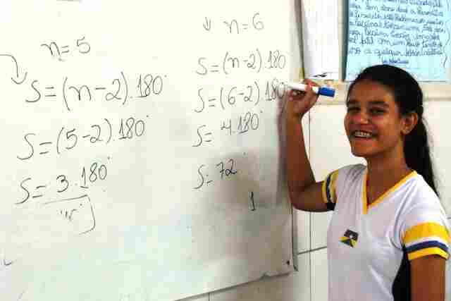 Aluna de escola estadual  é medalha de bronze na Olimpíada de Matemática
