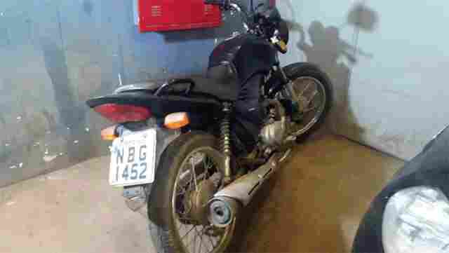 Dupla é presa no centro de Porto Velho com moto roubada