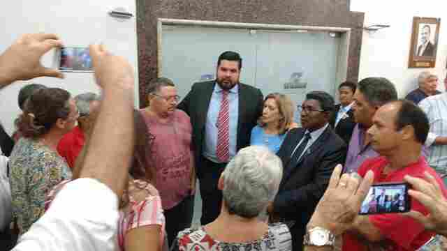 Jean Oliveira recebe agradecimentos de servidores da ALE contemplados com aprovação de Projeto de Lei