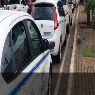 Taxistas renunciam a cobrança de bandeira 2 em dezembro, após chegada da Uber