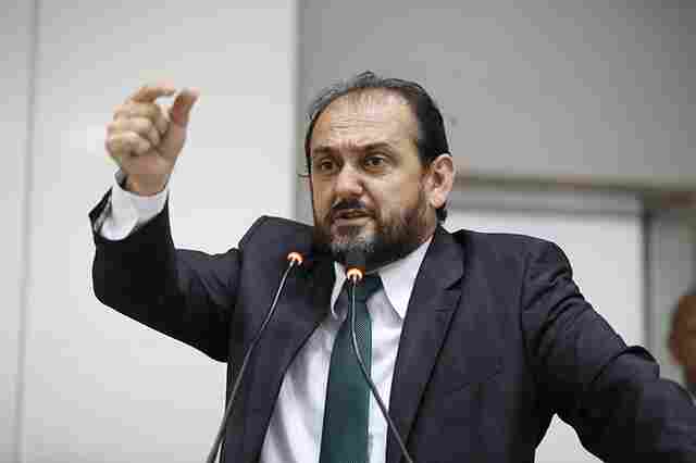 Antecipação do feriado de 4 de janeiro foi pedido do deputado Laerte