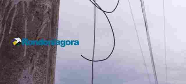 Bandidos furtam fios e lâmpadas na Estrada do japonês