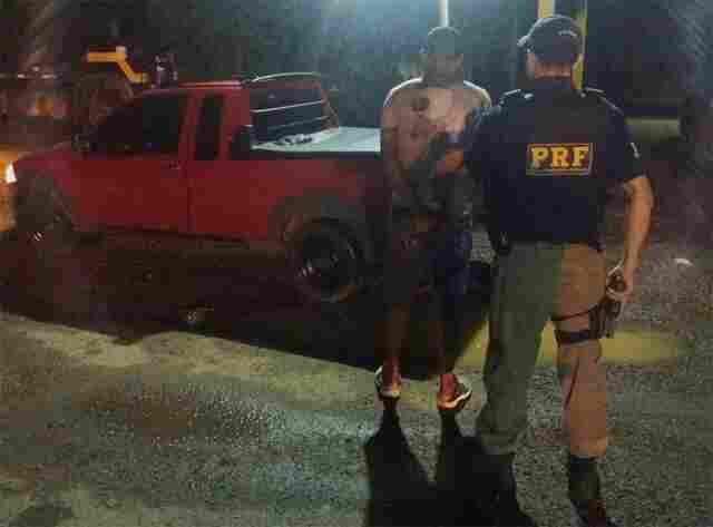 PRF recupera carro roubado em Porto Velho