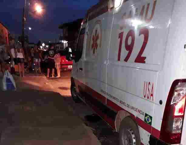 Idoso morre de ataque cardíaco no meio da rua