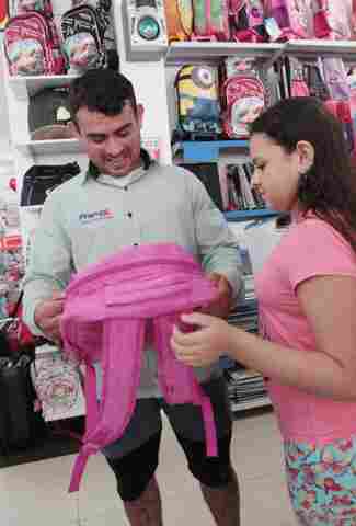 Procon alerta consumidores sobre compra de materiais escolares